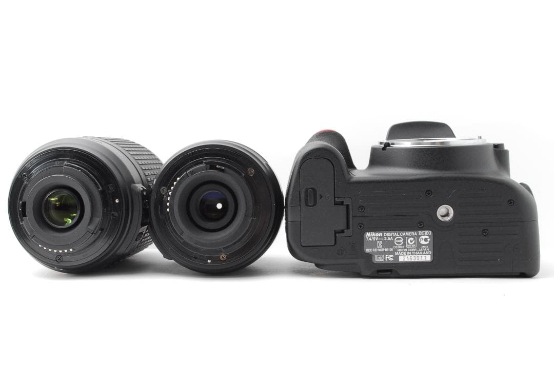 【新品級ショット数】Nikon D5100　スマホ転送　ダブルレンズ　自撮り