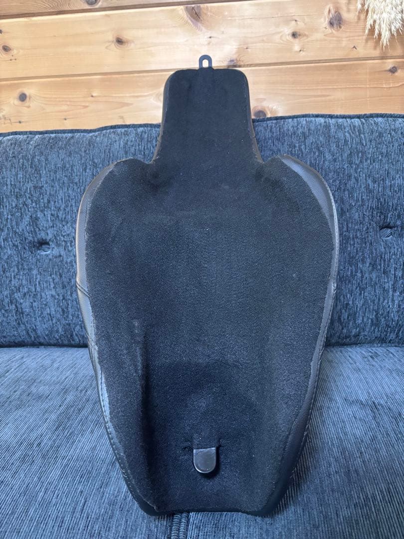 スポーツスターシートWhiplashSLIPSTREAM SEAT