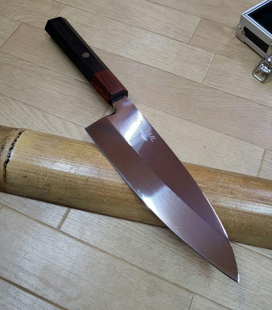 TORA出刃包丁　鏡面仕様天然木柄　ケース付き