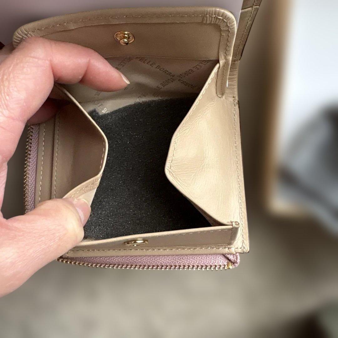 ※2/15まで出品　最終値下げPELLE BORSA ピンク 二折財布　左利き用