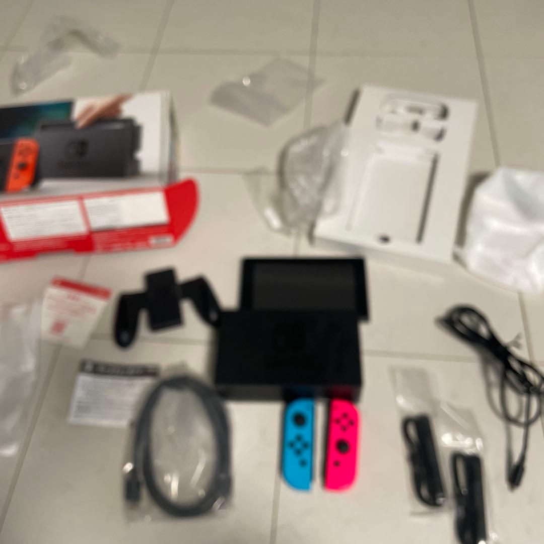 Nintendo Switch 本体 青とピンクのJoy-Con