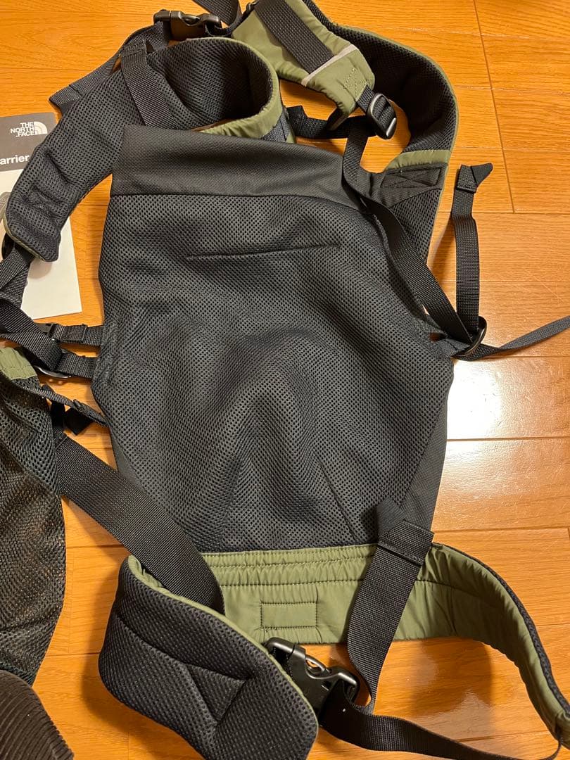 ノースフェイス 抱っこ紐 オリーブ色