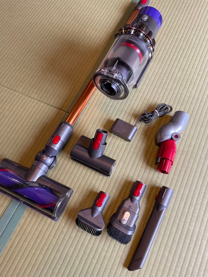 土々呂 　Dyson コードレスクリーナー　ダイソン　sv12 v10