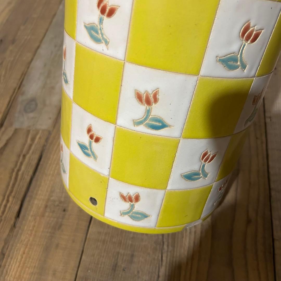 外国製？　花柄 傘立て 陶器