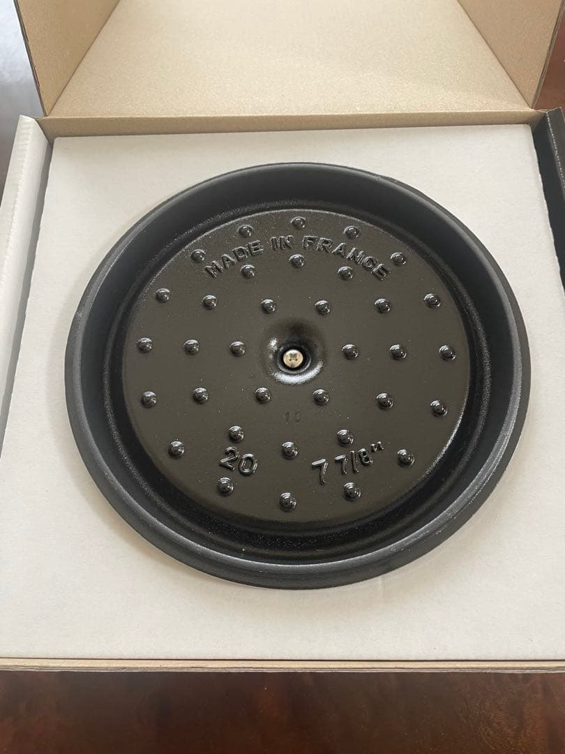 ✨新品未使用✨staubグランドココットラウンド20cm リネン