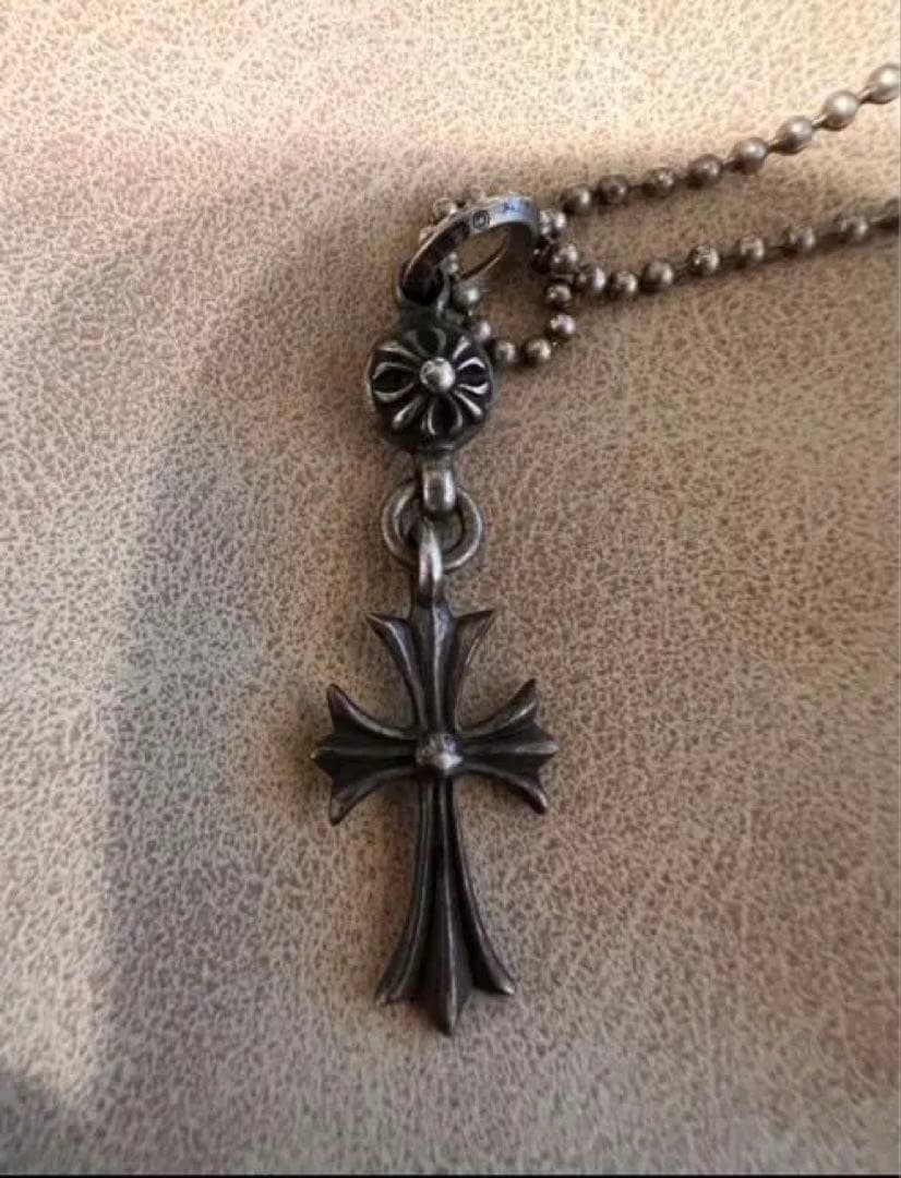 CHROME HEARTS 1ボールタイニーCHクロス 1ダイヤ付き
