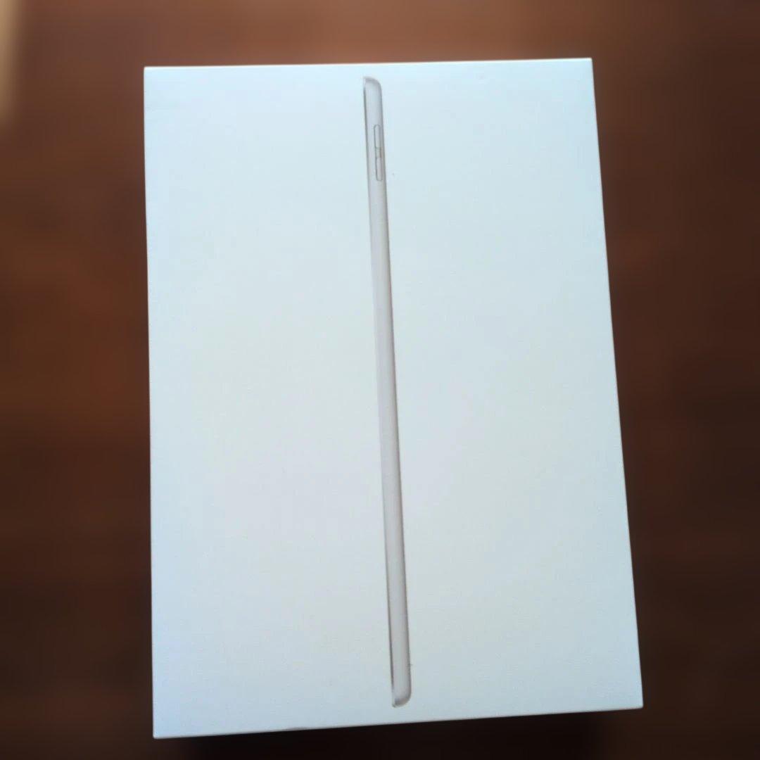【美品】Apple iPad (第9世代) 64GB Wi-Fi シルバー