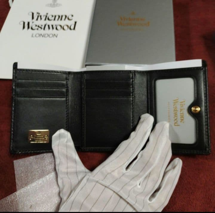 ヴィヴィアン・ウエストウッド財布